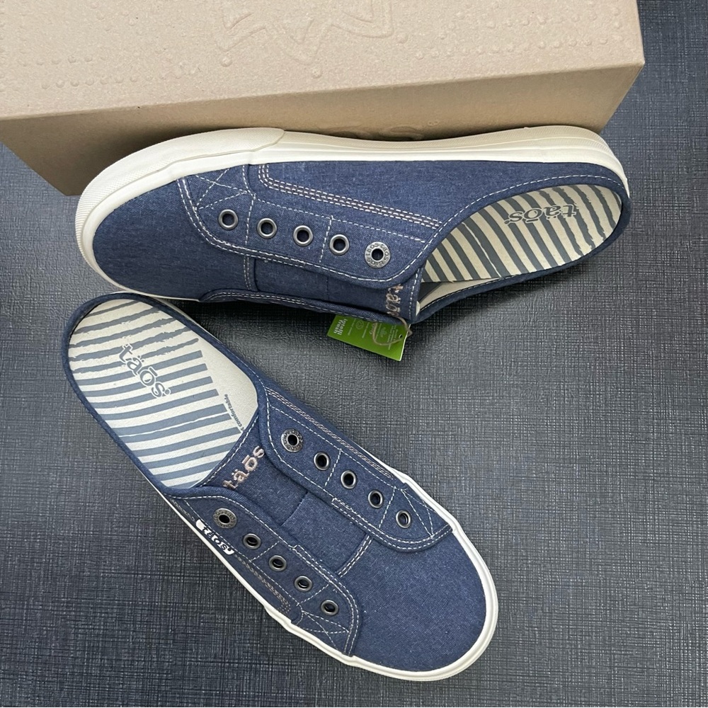 Taos EZ Sole Slip On Mule - 11M, New In Box, Blue Wash Canvas